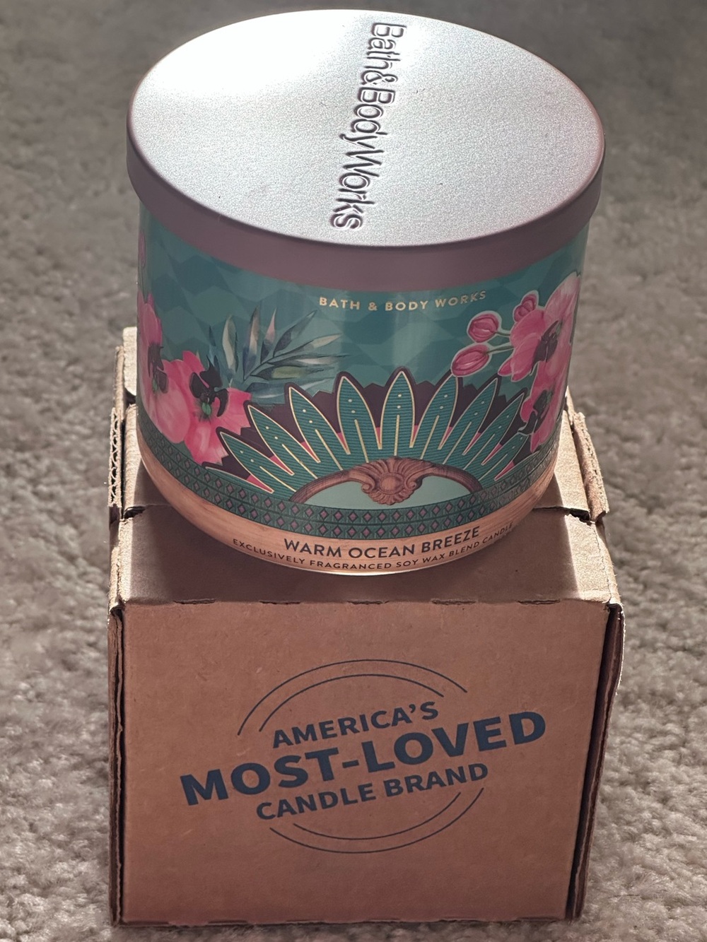 Bath & Body Works- Warm Ocean Breeze 3 Wick Candle